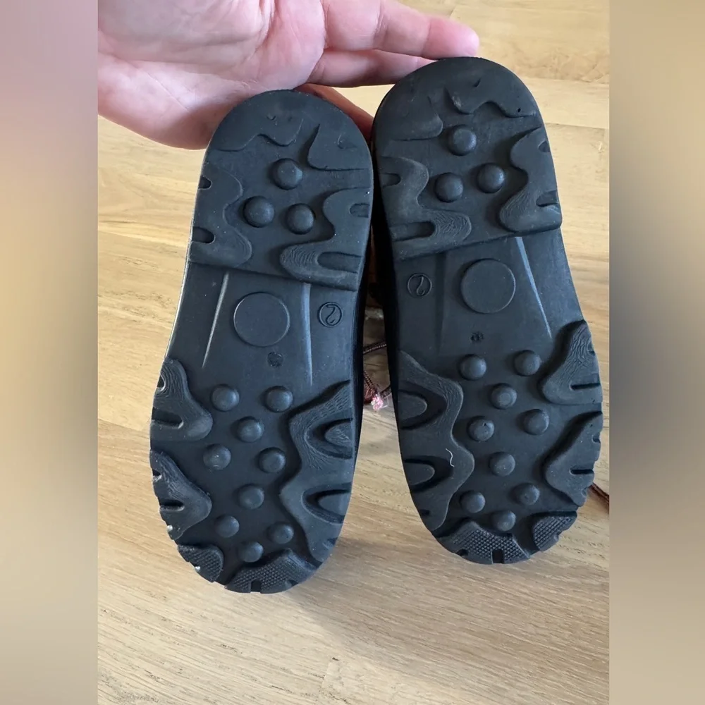 Ranger kids snow boots size 2